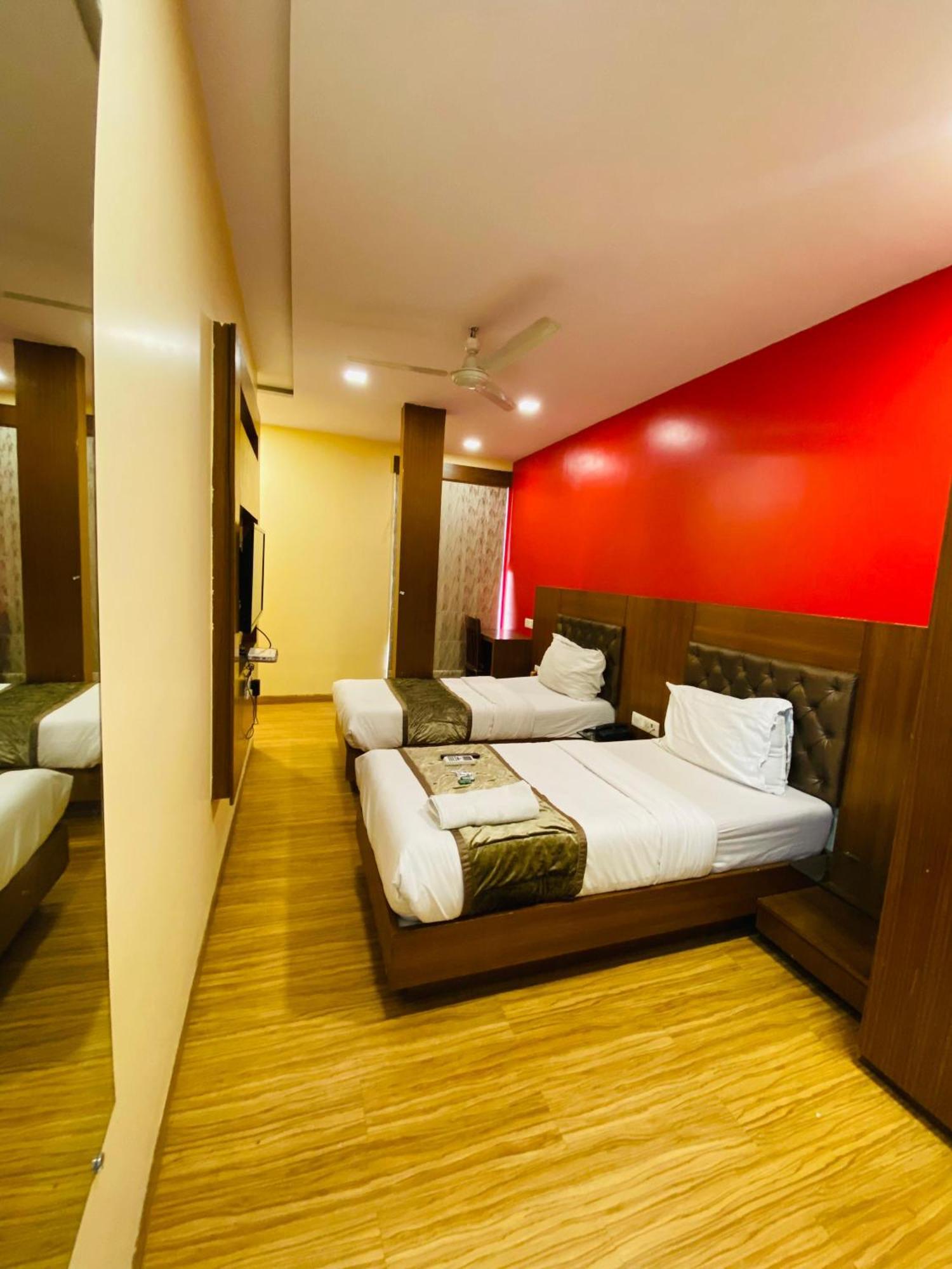 Hotel Arton Regency Near Terminal 2 Airport Mumbai Bagian luar foto