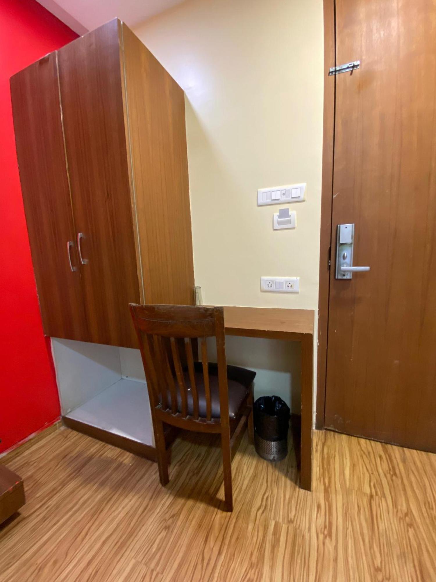 Hotel Arton Regency Near Terminal 2 Airport Mumbai Bagian luar foto