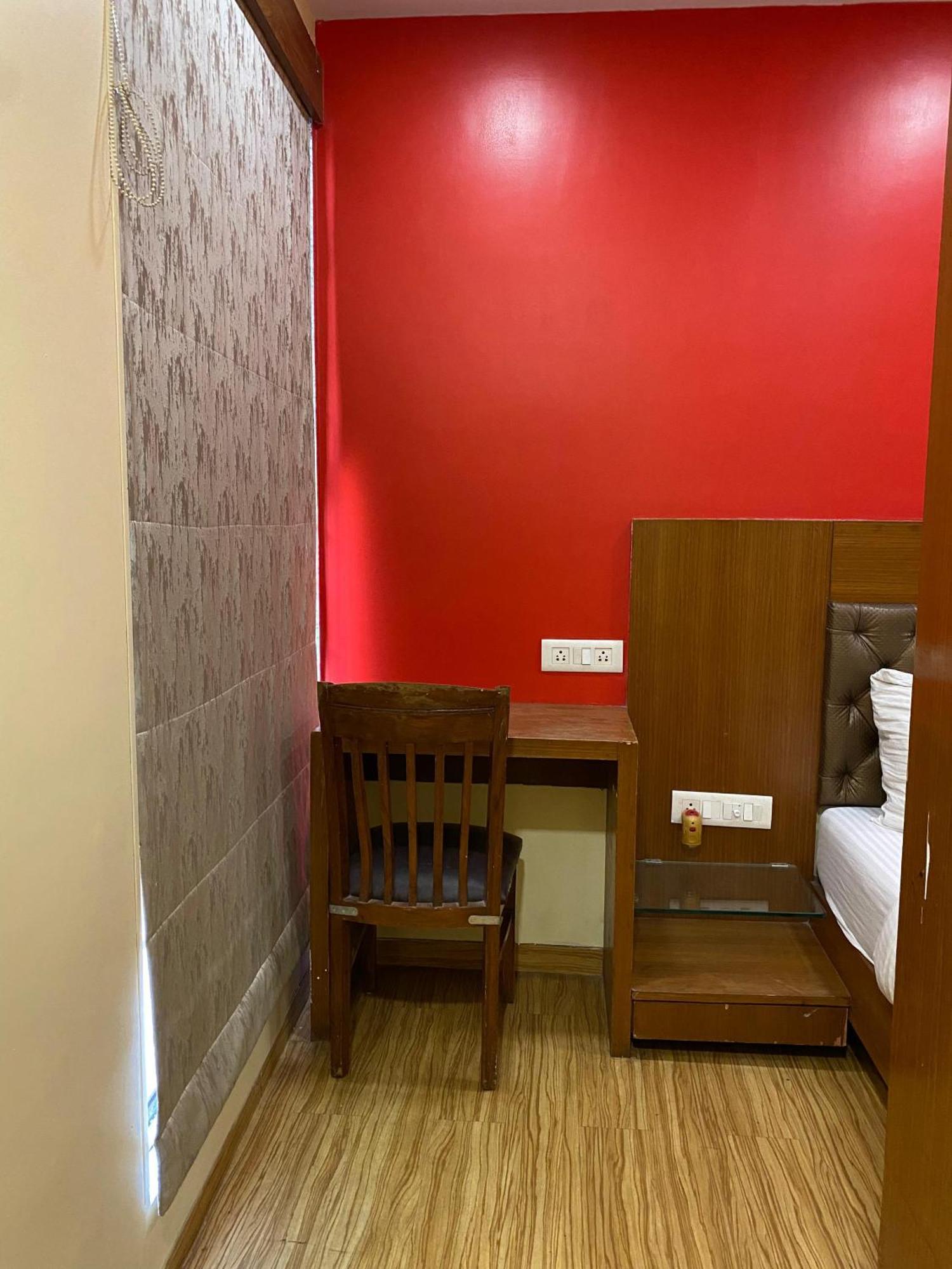 Hotel Arton Regency Near Terminal 2 Airport Mumbai Bagian luar foto