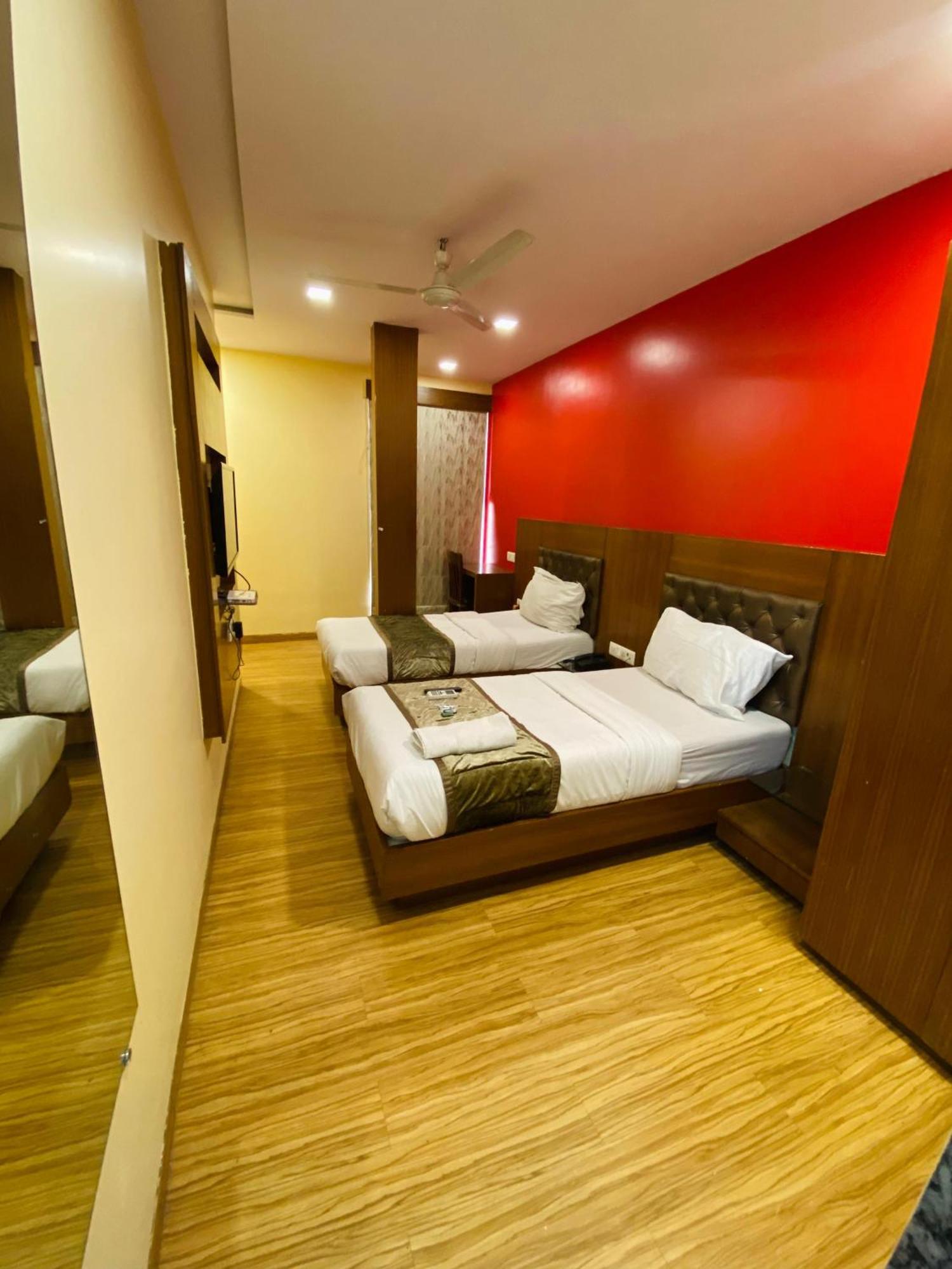 Hotel Arton Regency Near Terminal 2 Airport Mumbai Bagian luar foto