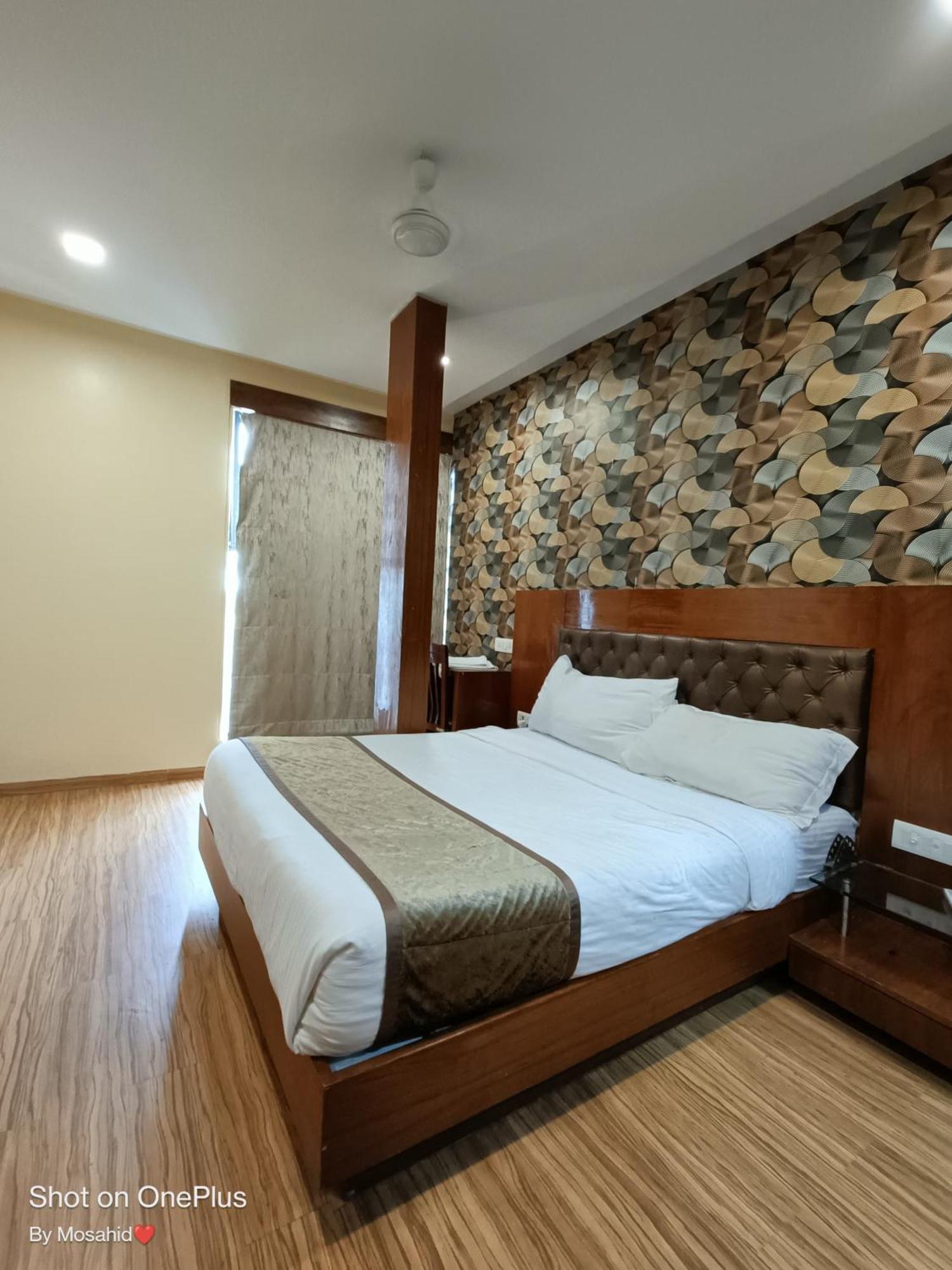 Hotel Arton Regency Near Terminal 2 Airport Mumbai Bagian luar foto